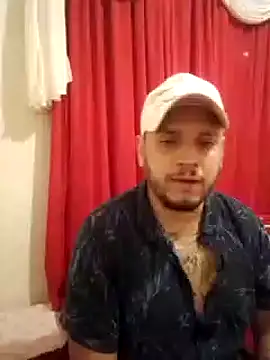 Snapshot of LatinoBr20 chatting on 15, 9, 2025 LatinoBr20 online show from 15, 9, 2025