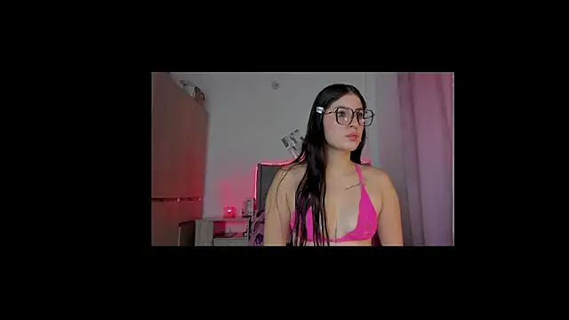 Snapshot of mia_scarlet8 chatting on 28, 10, 2025 mia scarlet8 online show from 28, 10, 2025