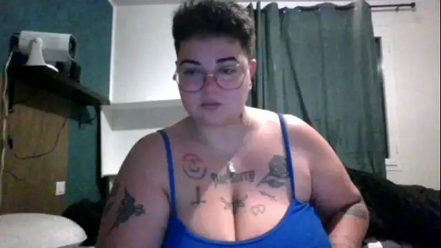 Snapshot of PirateXL chatting on 8, 5, 2026 PirateXL online show from 8, 5, 2026
