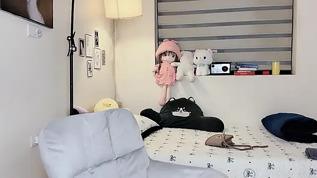 Snapshot of MaiLiiil chatting on 12, 1, 2026 MaiLiiil online show from 12, 1, 2026