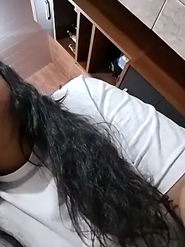 lauramartins7 online show from 7, 1, 2026