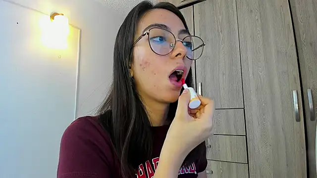 Snapshot of horny_adiction chatting on 3, 3, 2026 horny adiction online show from 3, 3, 2026