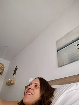 Snapshot of lauflor chatting on 1, 3, 2026 lauflor online show from 1, 3, 2026