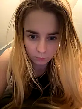 ellieen online show from 6, 11, 2025