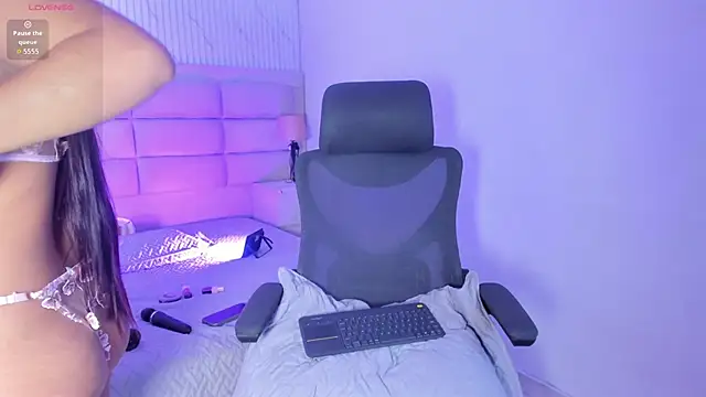 BritanyBrown  online show from 17, 4, 2026