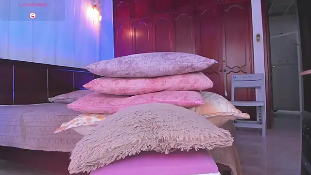 Shantal 777 online show from 3, 3, 2026