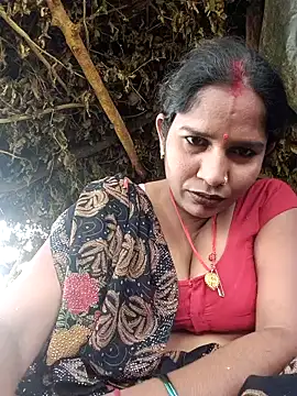 Snapshot of Hot_Seema83 chatting on 27, 9, 2025 Hot Seema83 online show from 27, 9, 2025