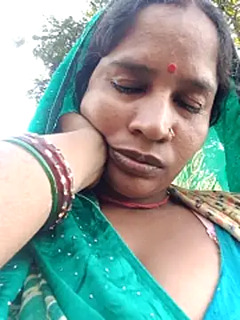 Snapshot of Hot_Seema83 chatting on 6, 11, 2025 Hot Seema83 online show from 6, 11, 2025