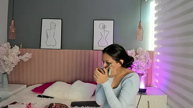 Snapshot of Mila_Hank_ chatting on 4, 3, 2026 Mila Hank online show from 4, 3, 2026