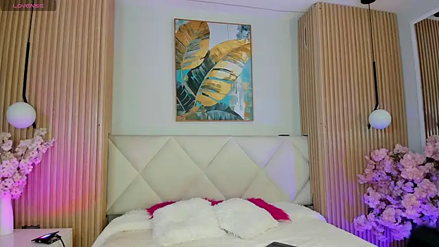 Snapshot of Mila_Hank_ chatting on 9, 4, 2026 Mila Hank online show from 9, 4, 2026