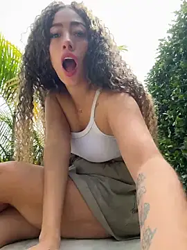 Snapshot of roxyrougee chatting on 7, 5, 2026 roxyrougee online show from 7, 5, 2026