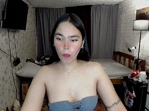 Snapshot of awesomegurl21 chatting on 5, 10, 2025 awesomegurl21 online show from 5, 10, 2025