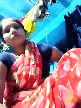 Jooli xx online show from 5, 4, 2026