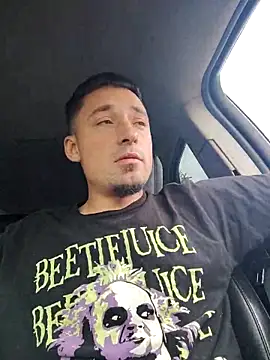 Snapshot of YoBlezz chatting on 10, 9, 2025 YoBlezz online show from 10, 9, 2025