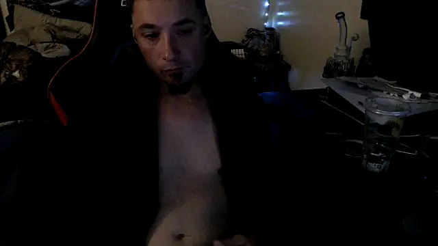 Snapshot of YoBlezz chatting on 5, 10, 2025 YoBlezz online show from 5, 10, 2025