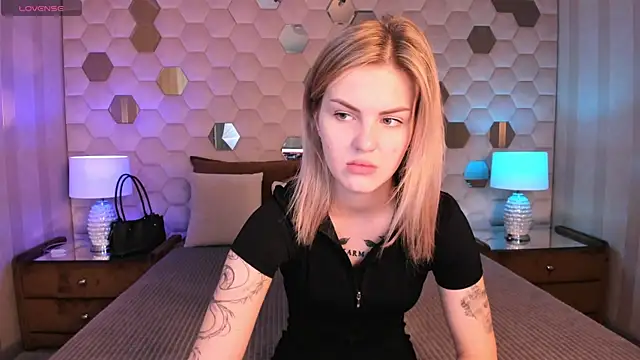 NaomiSol online show from 13, 9, 2025