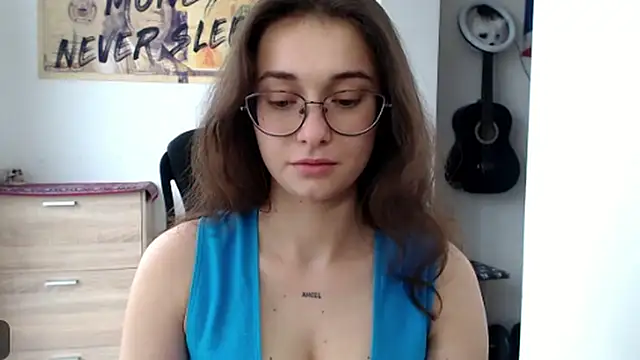 Snapshot of HotAnna2004 chatting on 13, 9, 2025 HotAnna2004 online show from 13, 9, 2025