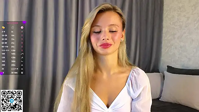 NaughtySeraphine online show from 29, 10, 2025