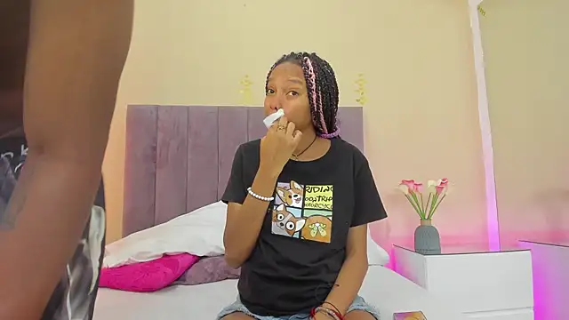 Snapshot of Kiaraa_y_Her_Crazy chatting on 24, 5, 2026 Kiaraa y Her Crazy online show from 24, 5, 2026