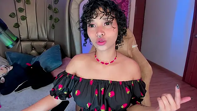 Snapshot of DaniCollinn_ chatting on 14, 2, 2026 DaniCollinn online show from 14, 2, 2026