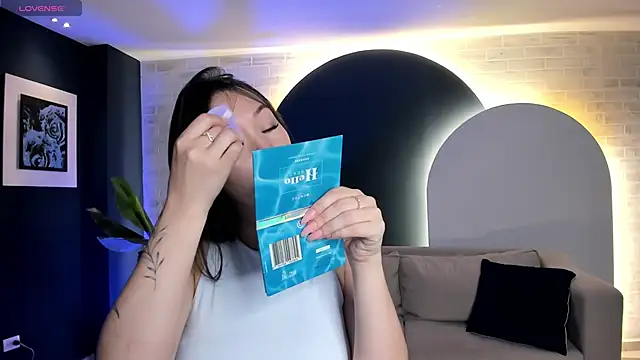 Snapshot of AnnaHoffman_ chatting on 28, 10, 2025 AnnaHoffman  online show from 28, 10, 2025