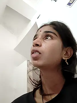 Snapshot of Hot-Soniya2 chatting on 4, 10, 2025 Hot-Soniya2 online show from 4, 10, 2025