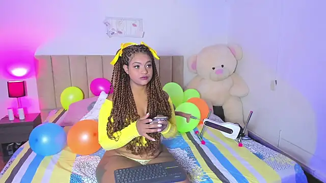 Hill Brownie online show from 8, 11, 2025