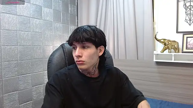 Iantwink18 online show from 7, 11, 2025