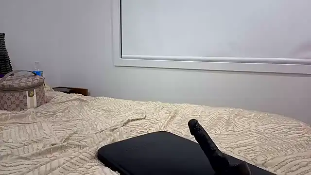 aussiepeaches online show from 10, 7, 2026