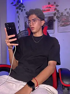 Snapshot of rickyvalentino chatting on 19, 9, 2025 rickyvalentino online show from 19, 9, 2025