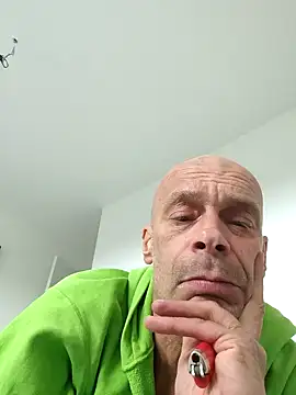 Snapshot of nolliebollieeeeeee chatting on 6, 10, 2025 nolliebollieeeeeee online show from 6, 10, 2025