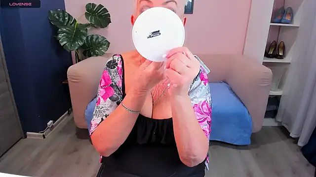 HotandMature online show from 24, 1, 2025