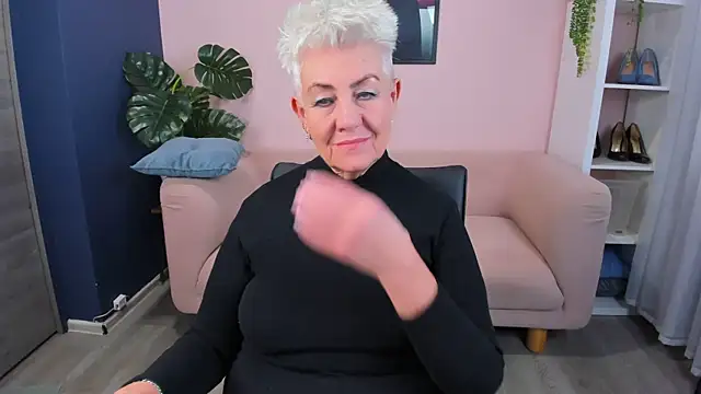 HotandMature online show from 4, 10, 2025