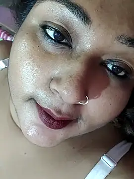 Snapshot of hotbhabhi011 chatting on 16, 9, 2025 hotbhabhi011 online show from 16, 9, 2025