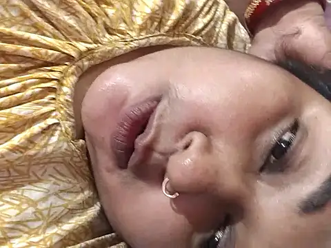 Snapshot of hotbhabhi011 chatting on 26, 9, 2025 hotbhabhi011 online show from 26, 9, 2025