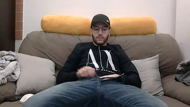 Amicisegreti online show from 5, 2, 2026