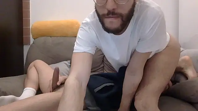 Amicisegreti online show from 12, 3, 2026