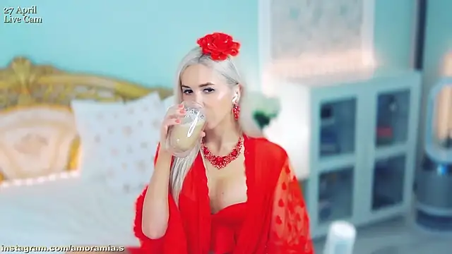 Amoramias online show from 27, 4, 2026