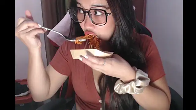 Snapshot of Chubby_HotLady chatting on 19, 11, 2025 Chubby HotLady online show from 19, 11, 2025