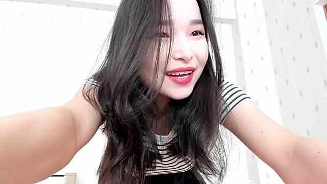 Snapshot of Soyun_Mia chatting on 16, 9, 2025 Soyun Mia online show from 16, 9, 2025