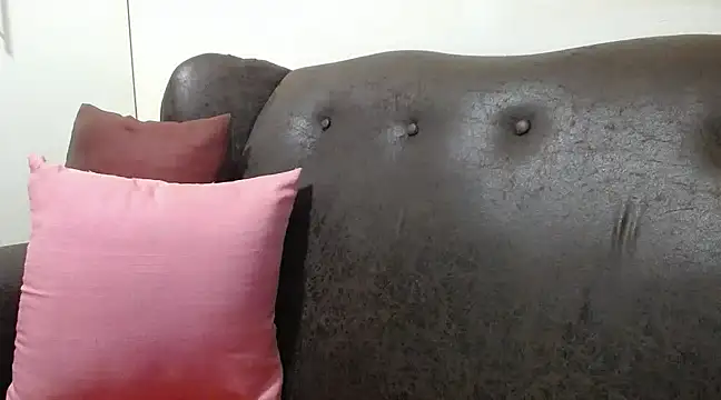 bustylaura4u online show from 17, 2, 2025