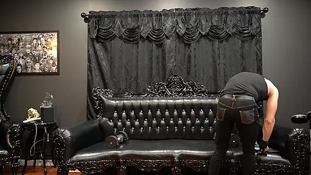 Snapshot of gothicdesigner chatting on 14, 11, 2025 gothicdesigner online show from 14, 11, 2025