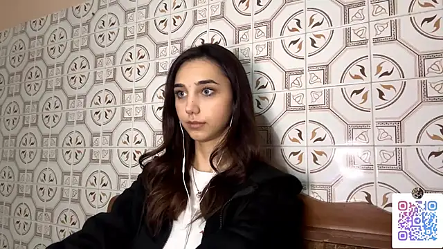 Snapshot of LinaMour chatting on 10, 11, 2025 LinaMour online show from 10, 11, 2025