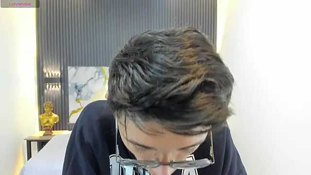 SantiagoRusso18 online show from 22, 9, 2025