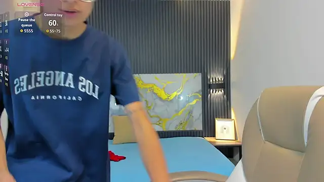 SantiagoRusso18 online show from 26, 10, 2025