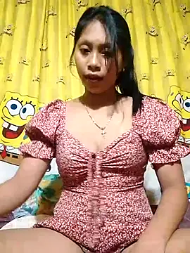 Snapshot of UrSweetAsianLady_02 chatting on 15, 12, 2025 UrSweetAsianLady 02 online show from 15, 12, 2025