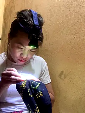 tuyetnhi-00 online show from 9, 9, 2025