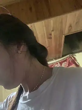 tuyetnhi-00 online show from 14, 10, 2025