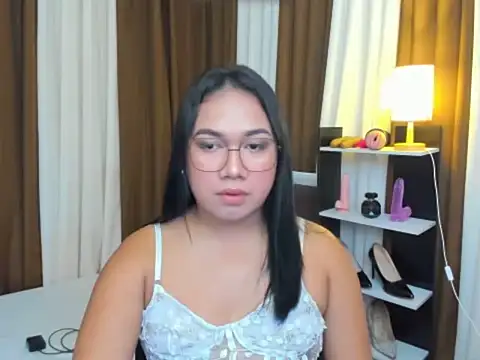 Snapshot of TsUncutKaren chatting on 1, 10, 2025 TsUncutKaren online show from 1, 10, 2025
