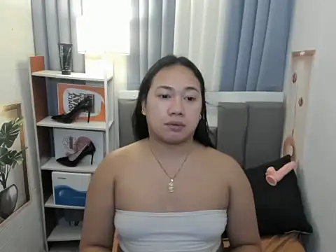 TsUncutKaren online show from 15, 12, 2025